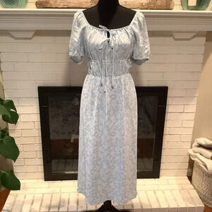 #56 Gorgeous Who What Wear Blue Floral Dress Size Medium